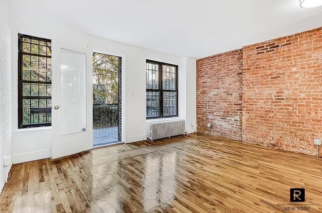 Building Photo - 533 W 149th St