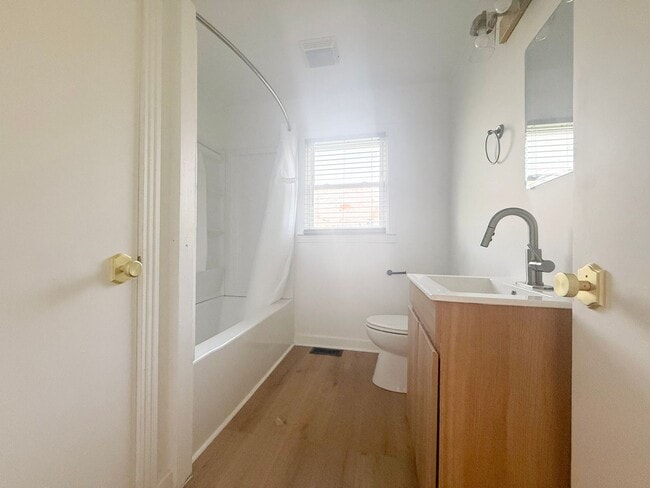 Building Photo - Pet-Friendly 3-Bedroom Home with Fenced Yard & Large Deck Near Downtown Livingston