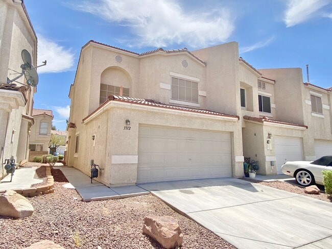 Primary Photo - STUNNING 3 BEDROOM 2.5 BATH HOME LOCATED I...