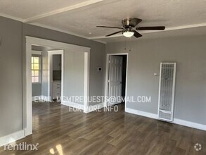 Building Photo - 3 br, 1 bath Triplex - 3550 Dwight Avenue C