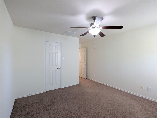 Building Photo - 6223 Summerfield Glade Ln