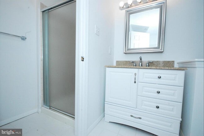 Building Photo - 5312 Avalon Pl