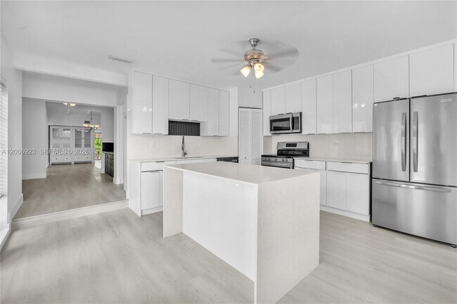 Building Photo - 2555 Nassau Ln