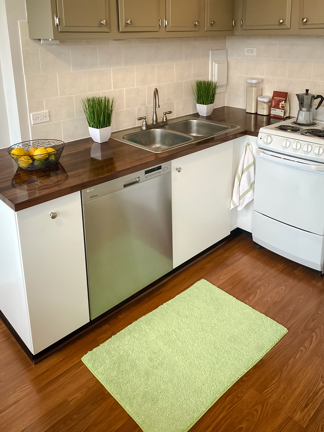 Building Photo - 6171 N Sheridan Rd