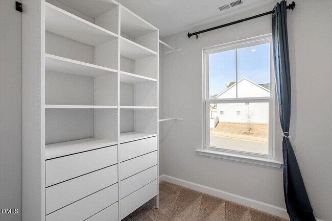 Building Photo - 128 Highland Grv Wy