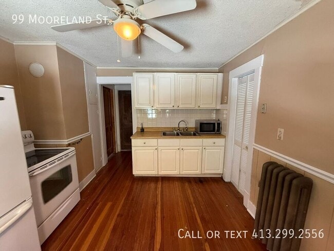 Building Photo - 99 Mooreland St