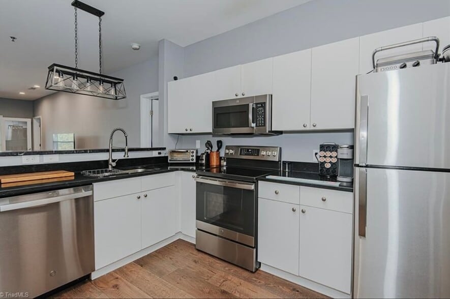 Building Photo - 302 Campus Walk Trl