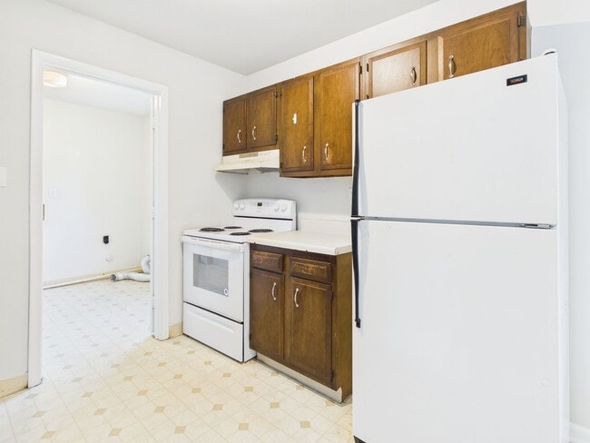 Building Photo - 2336 Sara Ln