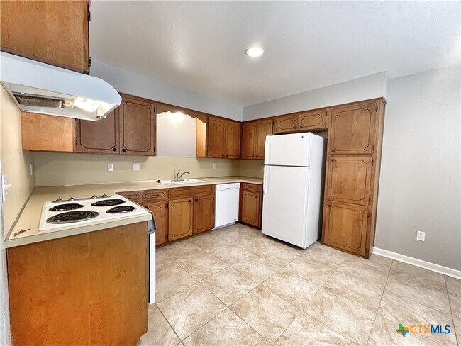 Building Photo - 1768 Kuehler Ave