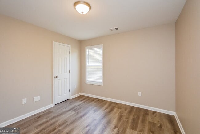 Building Photo - 100 Riverhill Ct
