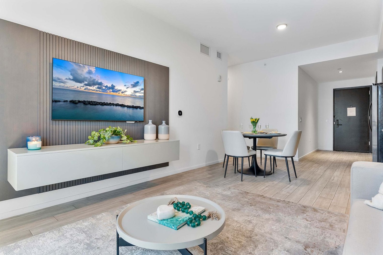 Building Photo - 398 NE 5th St