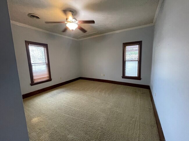 Building Photo - 322 Chestnut St