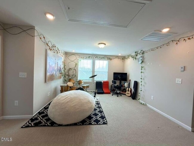 Building Photo - 3500 Barn Rd