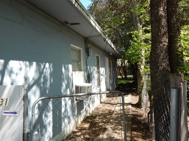 Building Photo - 4-PLEX