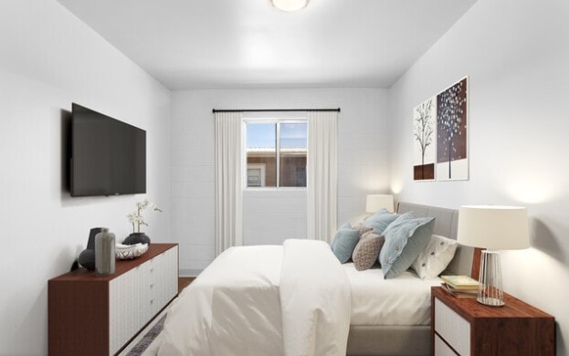 Building Photo - Midway Apartments