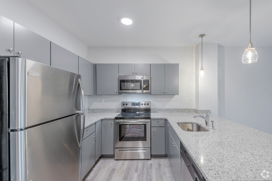 1 BR, 1 BA - 21 East