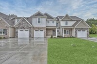 Building Photo - Beautiful LIKE NEW 3 Bed 2.5 Bath Townhome in Manchester!