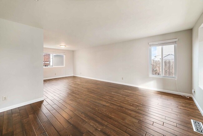 Building Photo - 1642 Caulsa Lane - Coming Soon - Available Mid May!!