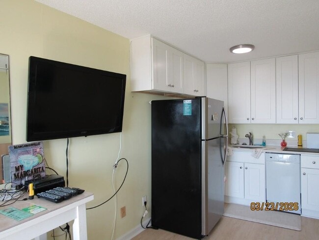 Building Photo - 909 S Ocean Blvd