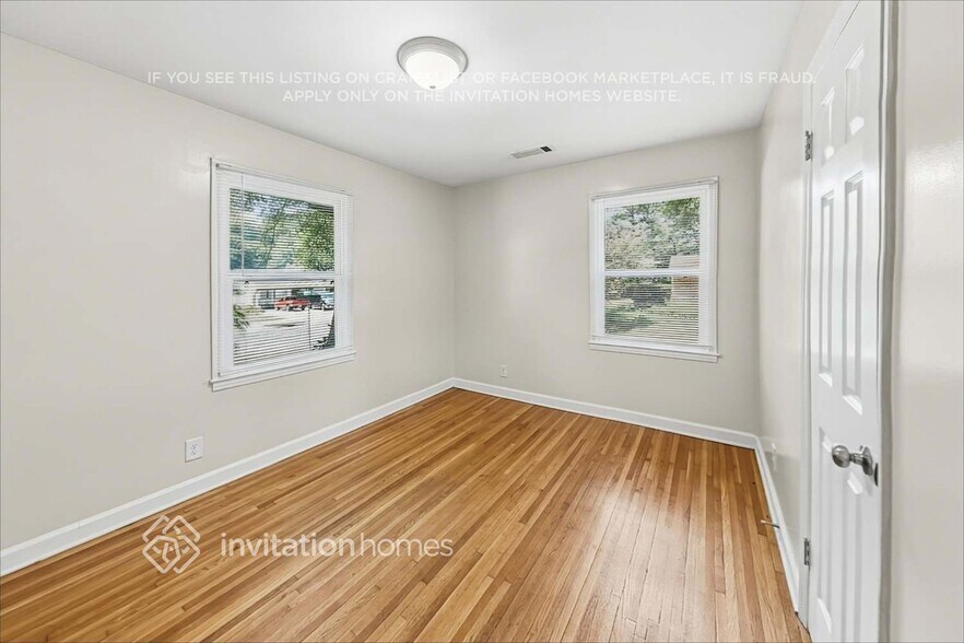 Building Photo - 4001 Abbeydale Dr