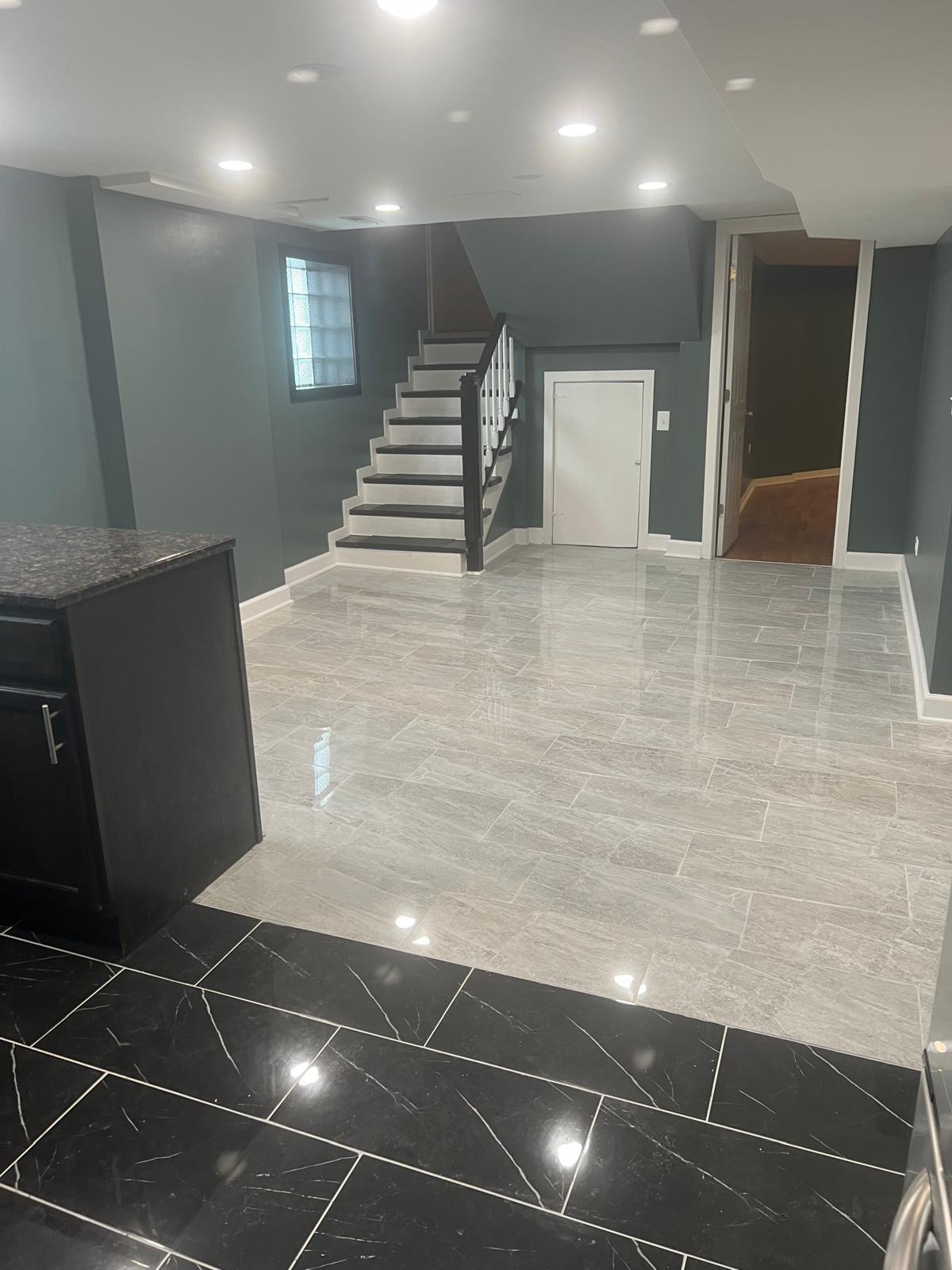 Building Photo - 6164 N Hamilton Ave