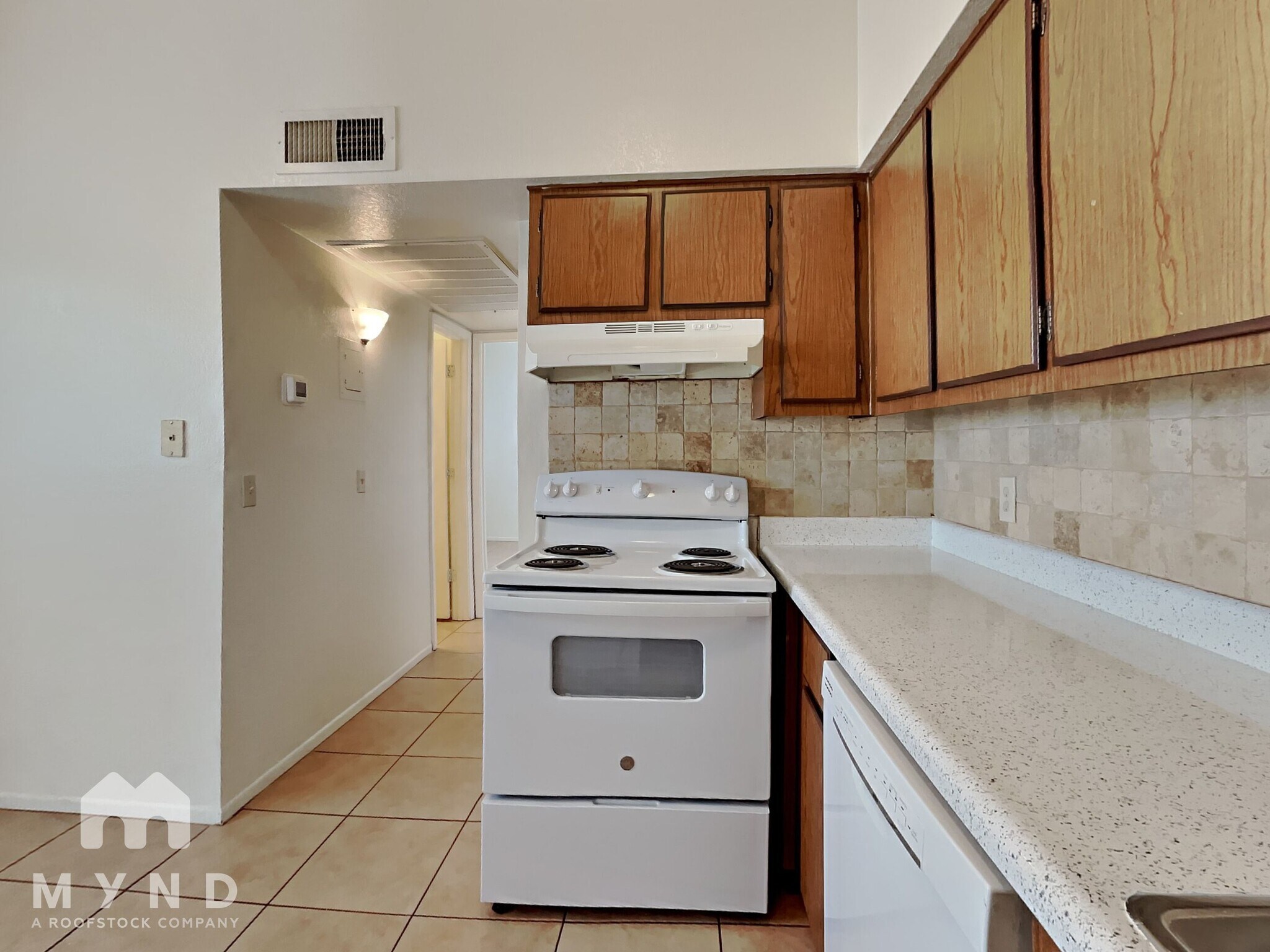 Building Photo - 2828 E Tierra Buena Ln