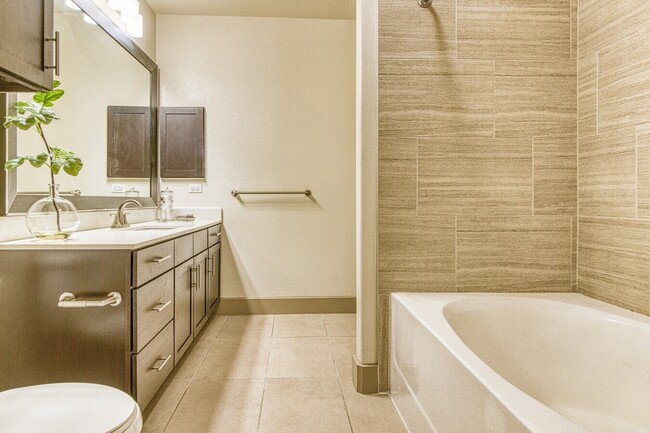 Building Photo - Modern Living in Houston’s Heart