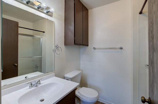 Building Photo - 4676 E Alamos Ave