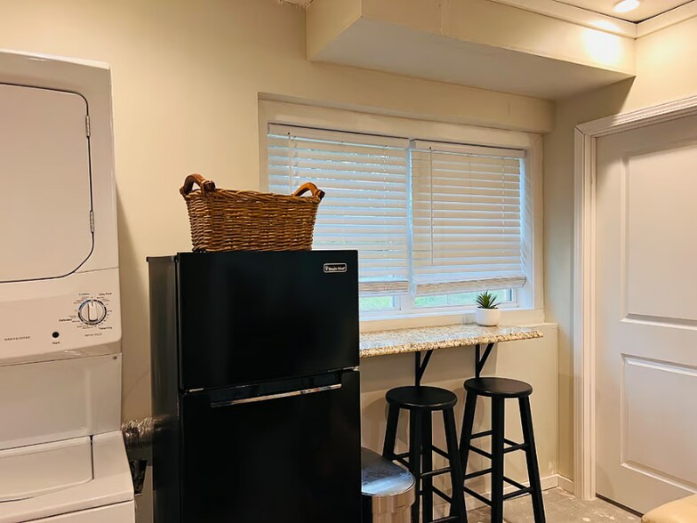 Building Photo - 6362 Valhalla Dr