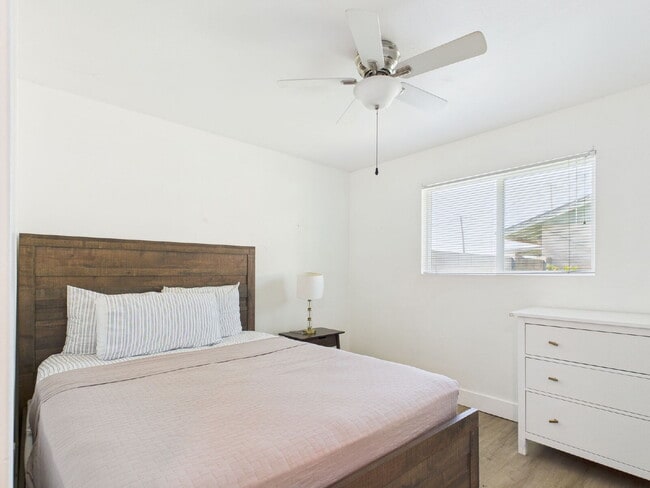 Building Photo - Fully furnished with a pool - MOVE IN SPECIAL $500 OFF