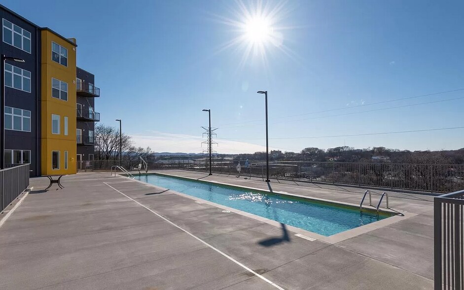 Swimming Pool - 400 Herron Dr