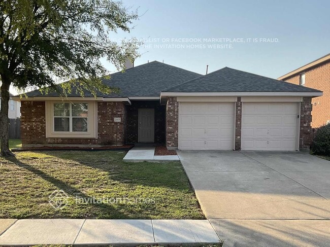 Building Photo - 2817 Goldfinch Dr