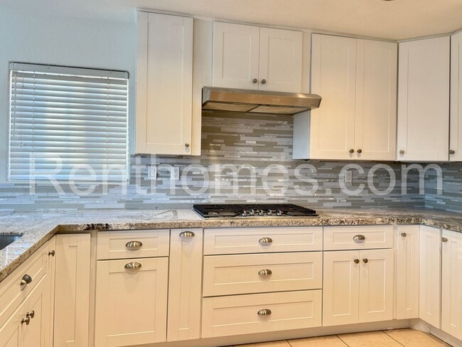 Building Photo - 11858 Caminito Corriente