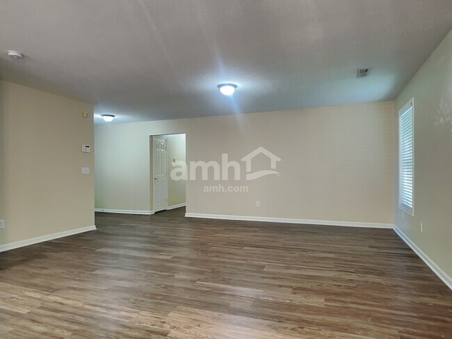 Building Photo - 2051 River Birch Dr