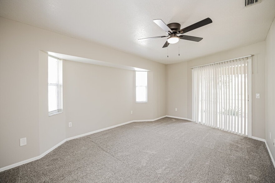 Building Photo - 72 Long Meadow Ln N
