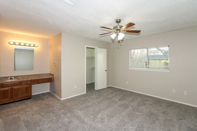 Building Photo - 15826 Beechnut St
