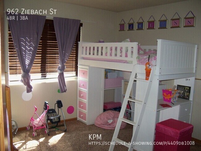 Building Photo - 962 Ziebach St