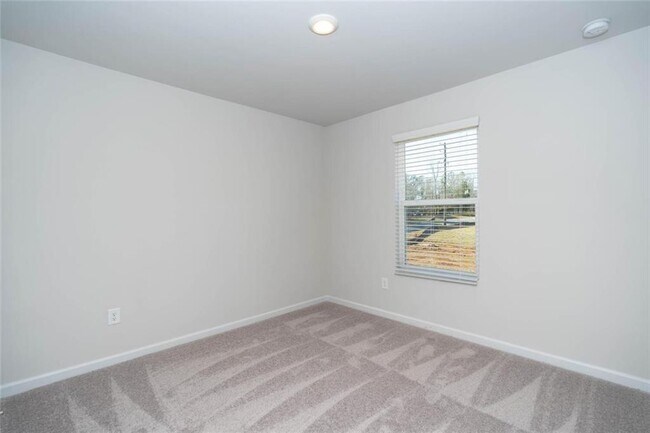 Building Photo - 242 Lookout Dr