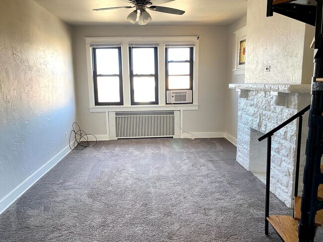 Building Photo - Bailey