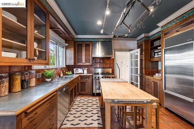 Building Photo - Elegant Furnished Spanish-Style Home, 3BR/3BA- Haddon Hill, Oakland (oakland lake merritt / grand)