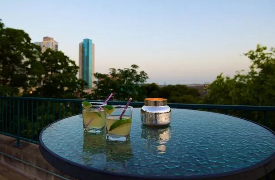 Private rooftop with amazing views! - 1106 W 6th St