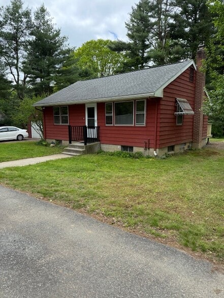 Primary Photo - 94 Lake Hayward Rd