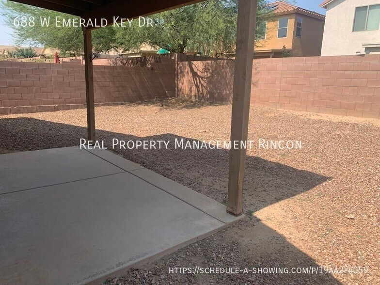 Building Photo - 688 W Emerald Key Dr