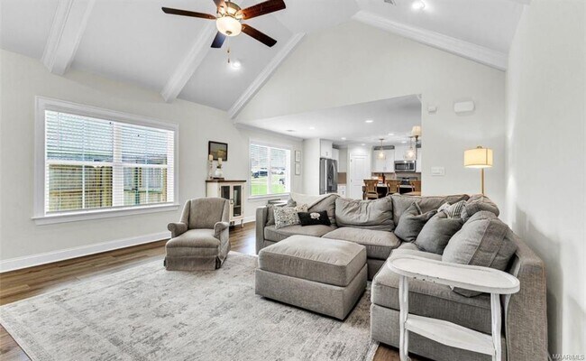 Building Photo - 253 Pedric Dr
