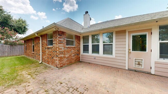 Building Photo - 327 Bernburg Ln