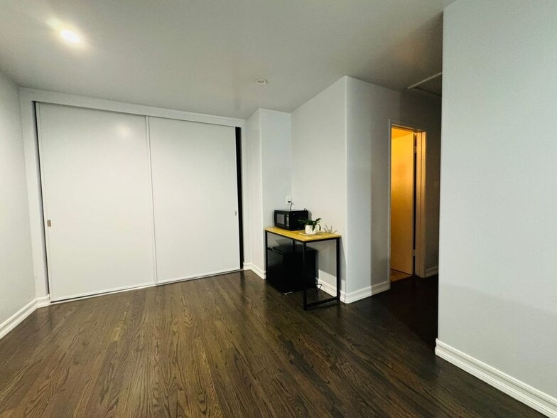 Building Photo - 2088 Cypress Ave