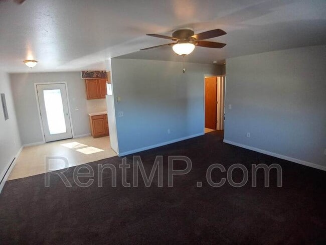 Building Photo - 3050 Elroy Drive-7