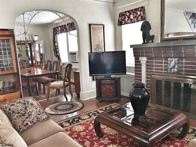 Building Photo - 104 S Wissahickon Ave