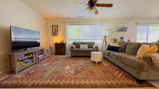 Building Photo - 4 Bedroom + Office in NE Lacey - Fully Fenced Yard and Minutes from freeway and JBLM - Available ...