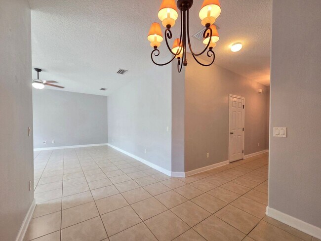 Building Photo - 337 Coral Beach Cir